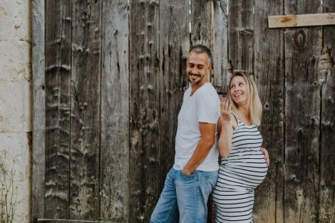 Deux amoureux cools et bientot futurs parents, près de Auch dans le Gers