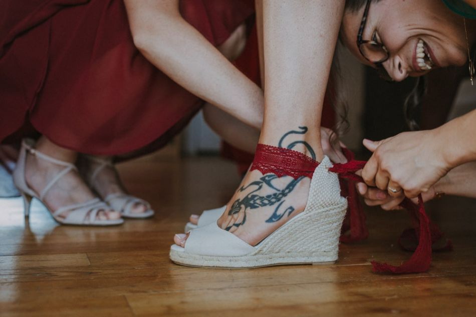 Tatoutage, espadrille pour les pieds de la mariée, à Auch dans le gers