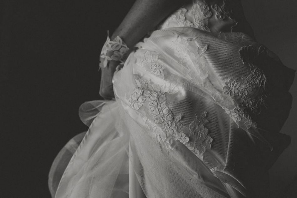 détail de la robe Cymbeline, pour ce mariage champêtre au domaine de Baulieu, à Auch, Gers