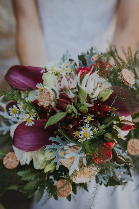 Bouquet bordeaux, orangé, avec du liège Philippe Blain à Auch dans le gers