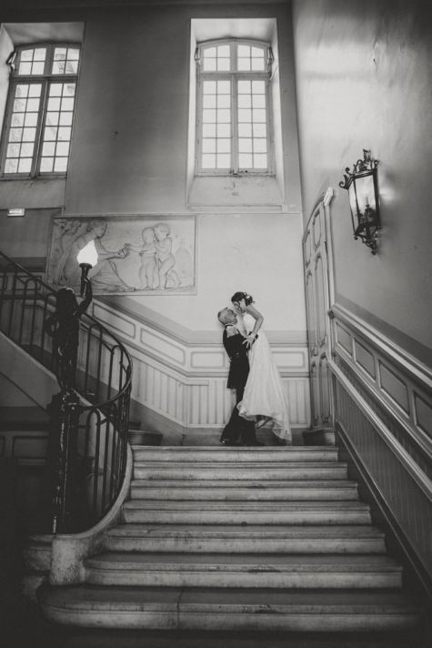 le marié porte la mariée, mairie de Auch, Gers