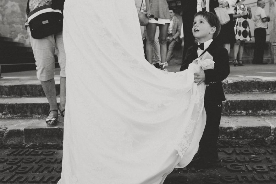 Tenir la robe de la mariée, surtout quand c'est ta maman, Auch, Gers