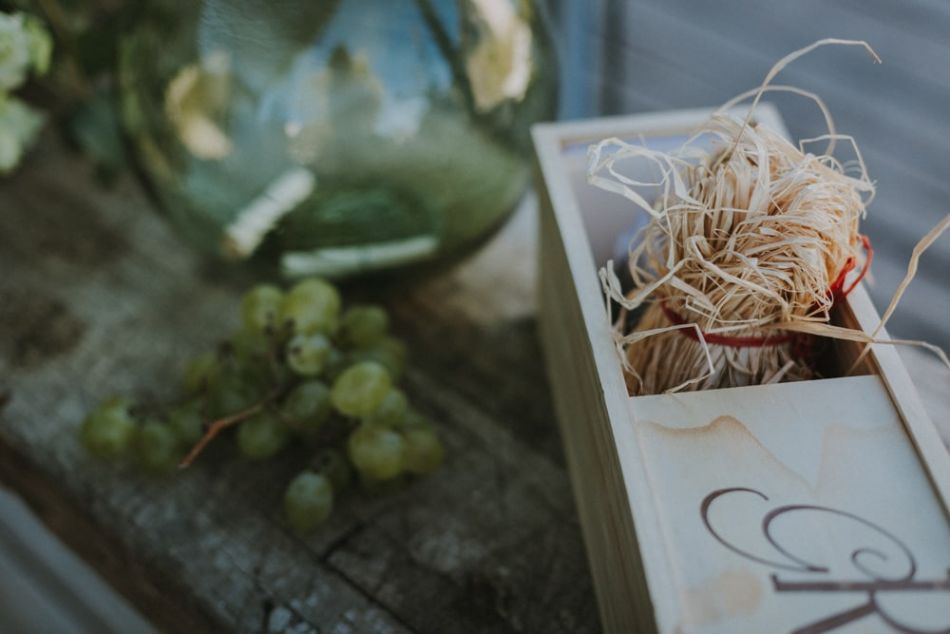 Décoration rustique, sur le thème du vin, mariage champêtre, au domaine de Baulieu