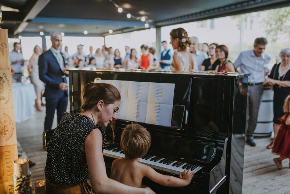 Discours au piano en chanson, pour ce mariage champêtre au domaine de Baulieu