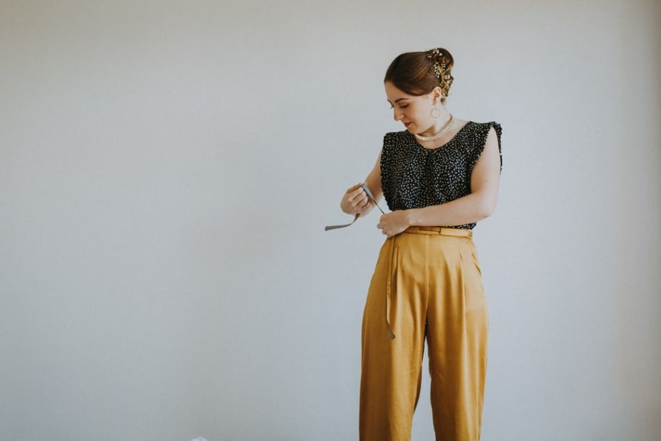 Préparatifs d'une fille du marié pour un mariage champêtre à Auch dans le Gers