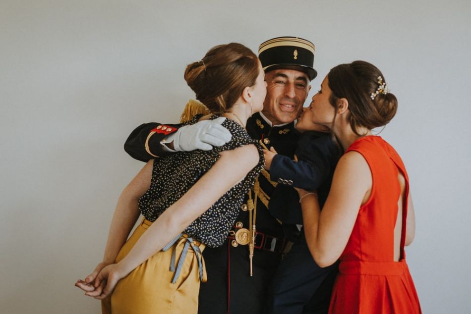 Préparatifs du marié avec ses enfants, au domaine de Baulieu à Auch dans le Gers