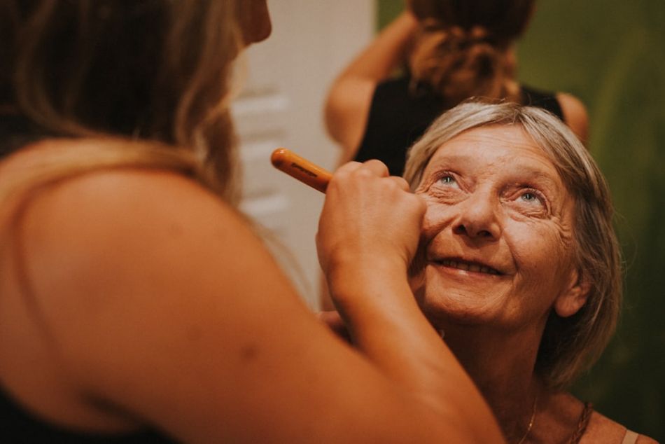 Maquillage de la maman de la mariée à Auch dans le Gers