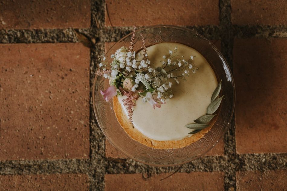 Gâteau délicat sur un mariage intimiste avec MGphotographies