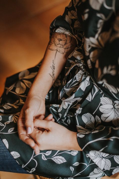 Mariée tatouée en mariage intimiste avec MGphotographies
