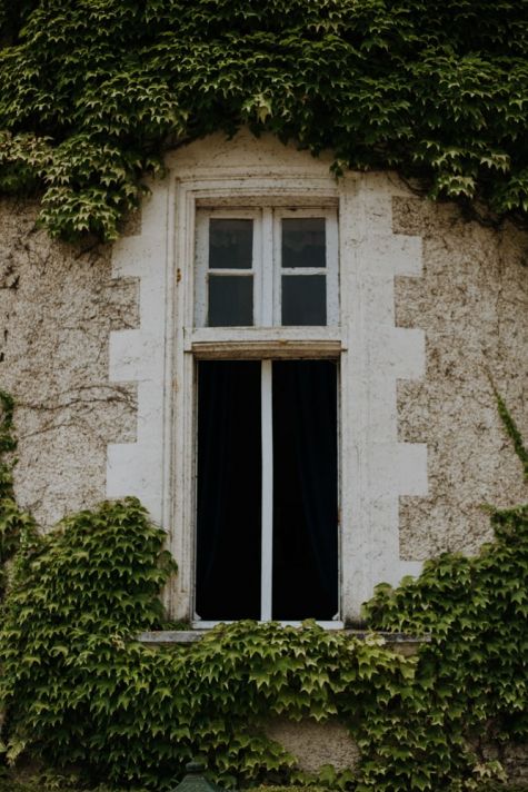 Détail architectural sur un mariage anglais écossais au château de la Côte avec MGphotographies