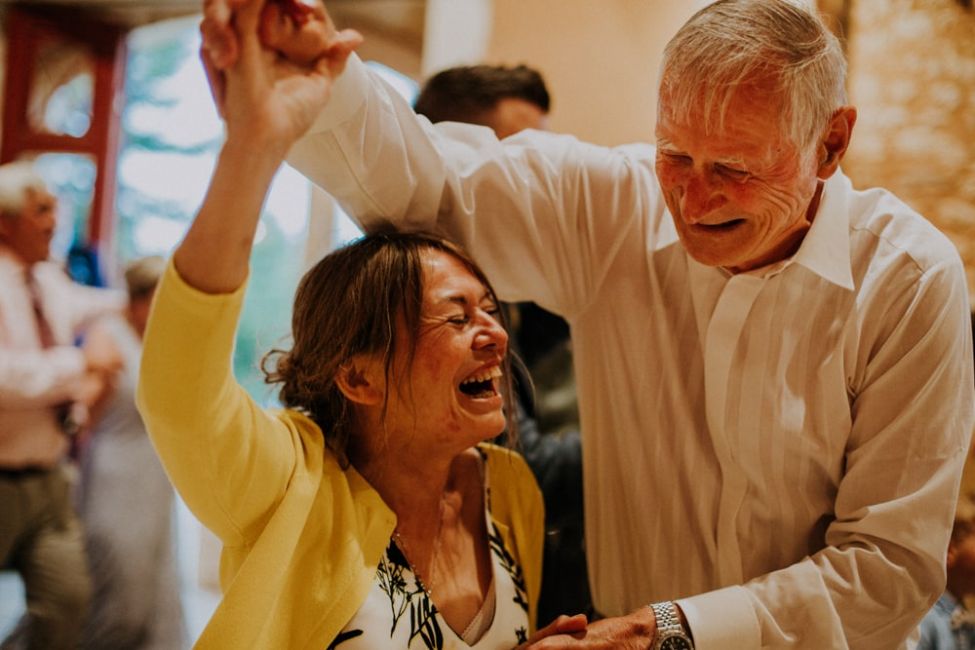 Danse ecossaise au Chateau de la Cote pour un mariage écossais