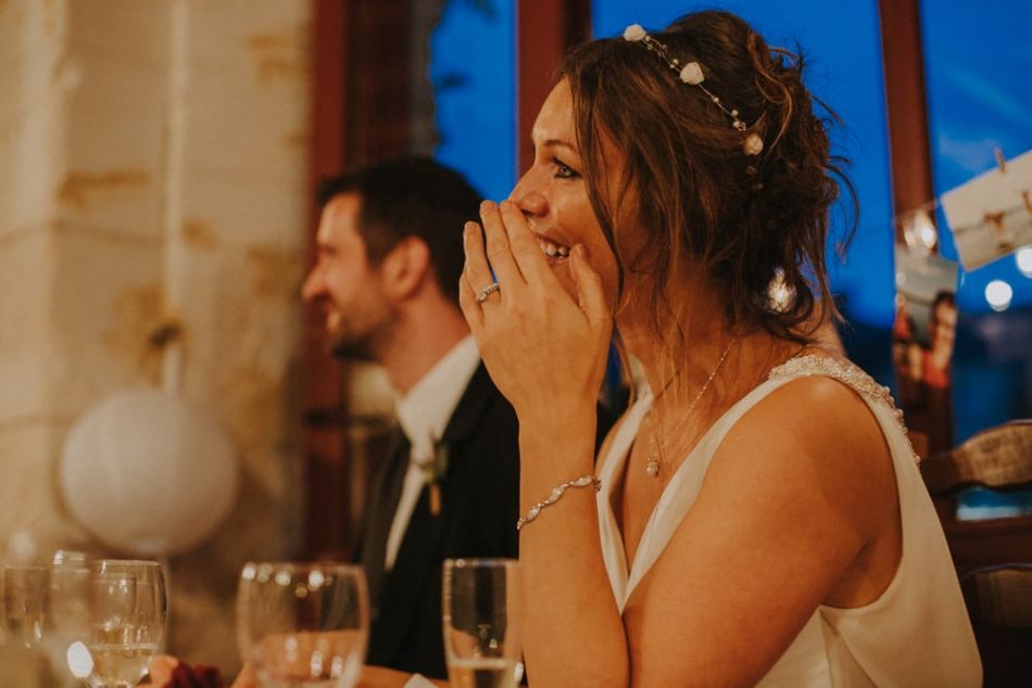 Mariée durant le diner, dans un mariage anglais dans le Perigord