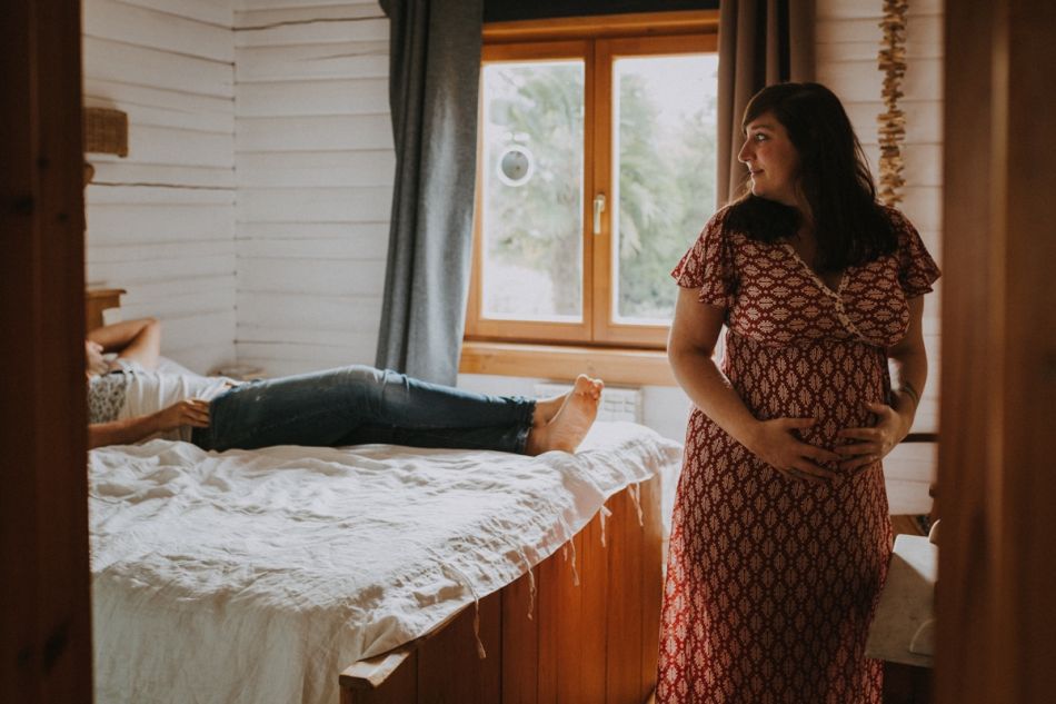 Femme enceinte heureuse, séance photo grossesse, Toulouse, MGphotographies