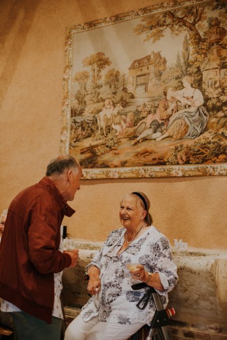 invités cocktail mariage anglais dans le Perigord