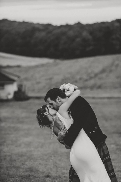 photos des mariés, mariage anglais, chateau de la Cote, Perigord, Sarlat