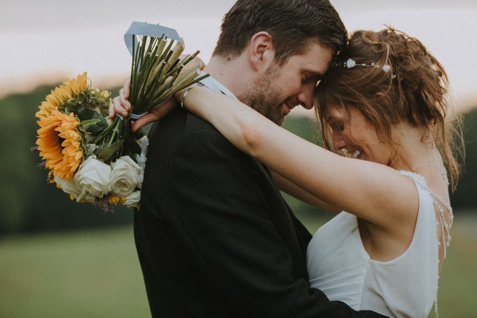 photos des mariés, mariage anglais, chateau de la Cote, Perigord, Sarlat
