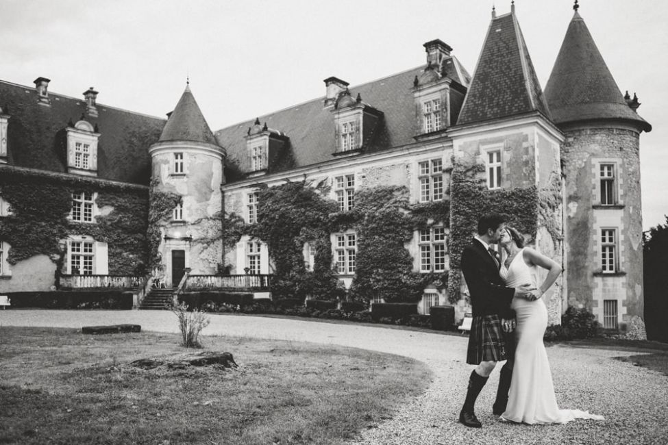 Mariés écossais et anglais au Chateau de la Cote à Biras dans le Perigord
