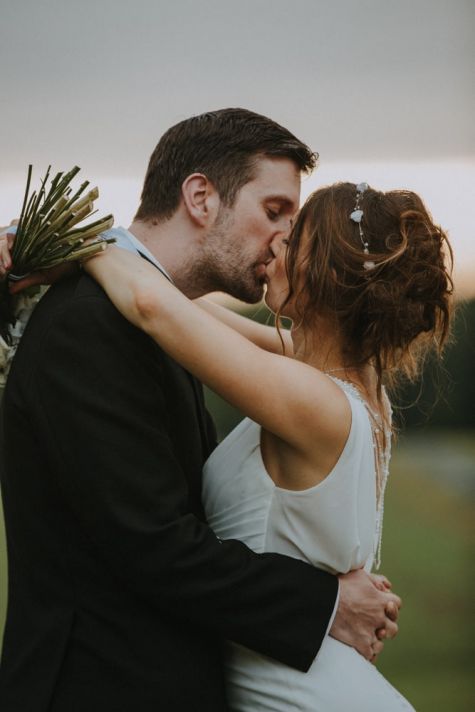 photos des mariés, mariage anglais, chateau de la Cote, Perigord, Sarlat