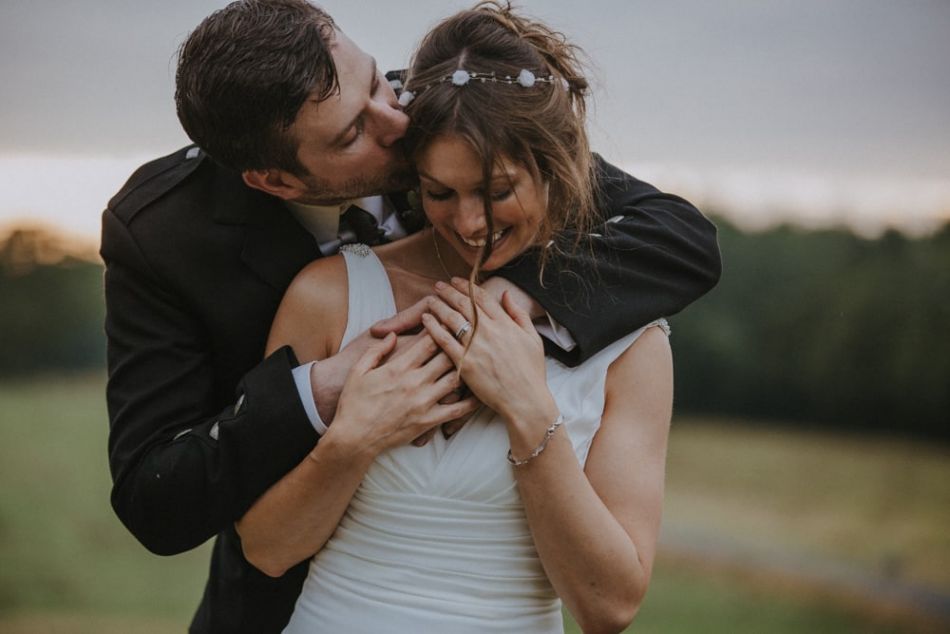 photos des mariés, mariage écossais, chateau de la Cote, Perigord, Sarlat
