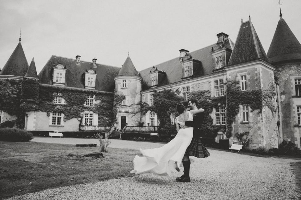 photos des mariés, mariage anglais, chateau de la Cote, Perigord, Sarlat