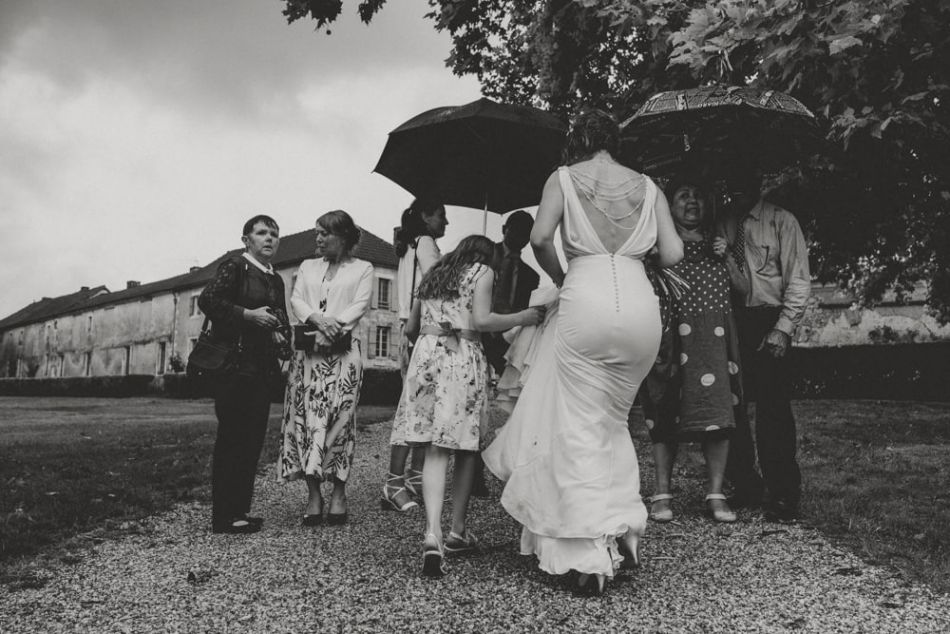 photo groupe fun mariage anglais décontracté, chateau de la Cote, Perigord