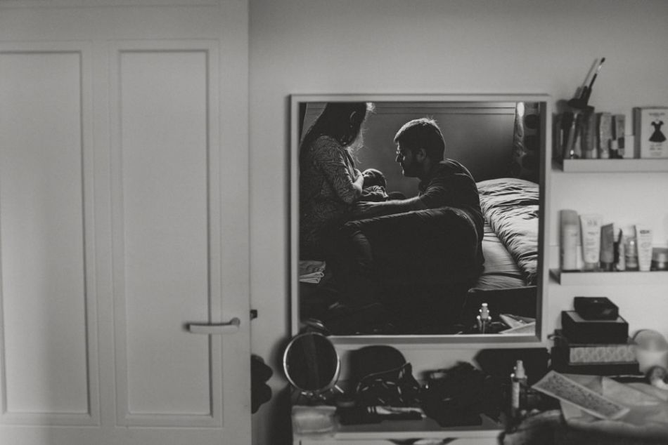 Reflet dans le miroir, séance bébé à Toulouse, MGphotographies