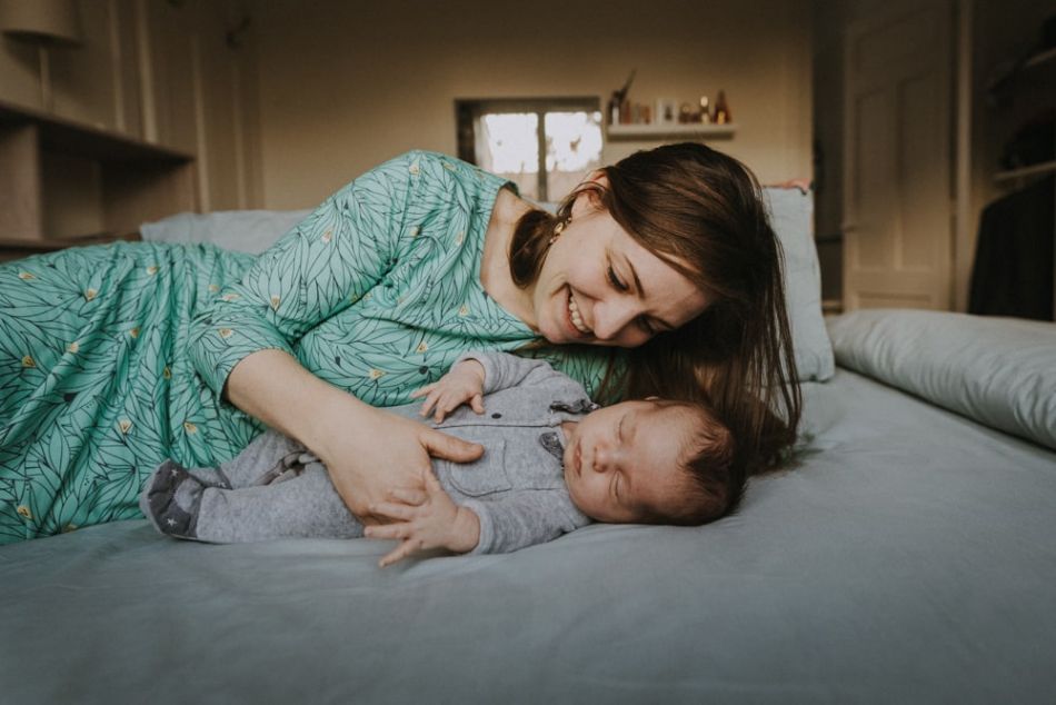 Maman et son bébé, séance nouveau-né à Toulouse, MGphotographies