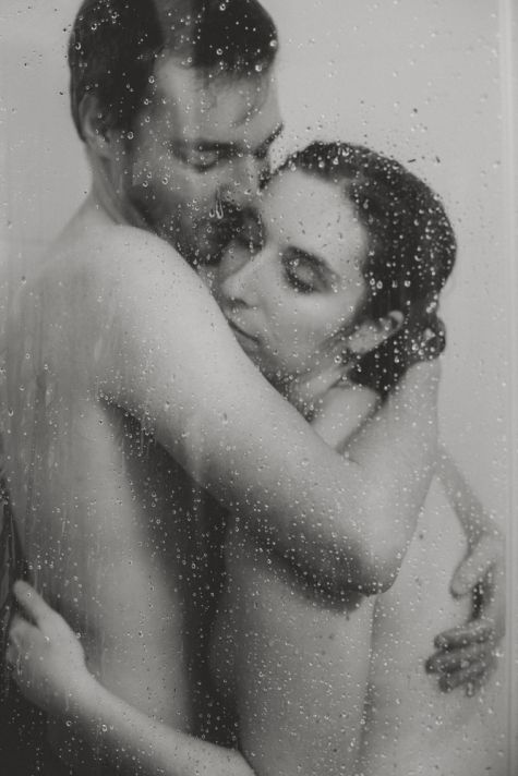 Lovés dans la douche, séance d'amoureux à Lausanne
